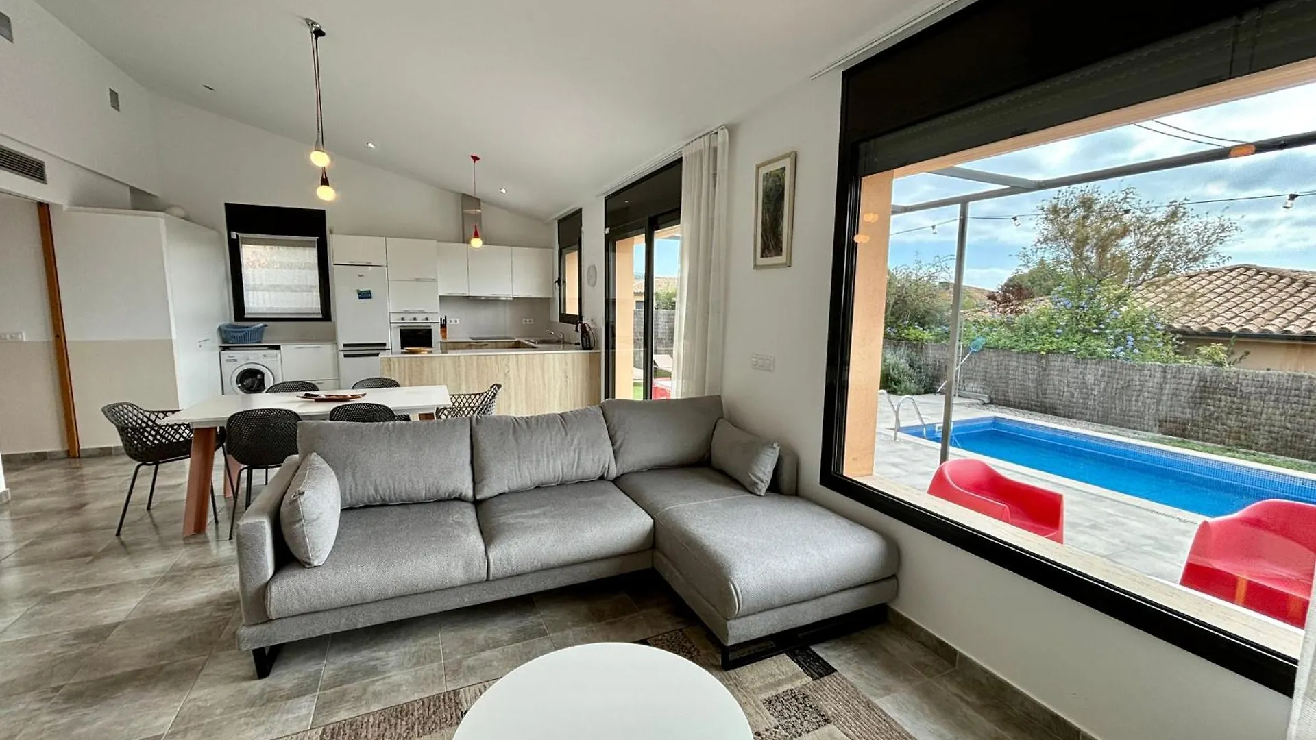 Modernes Einfamilienhaus Mit Pool Villa Torroella De Montgri Spain